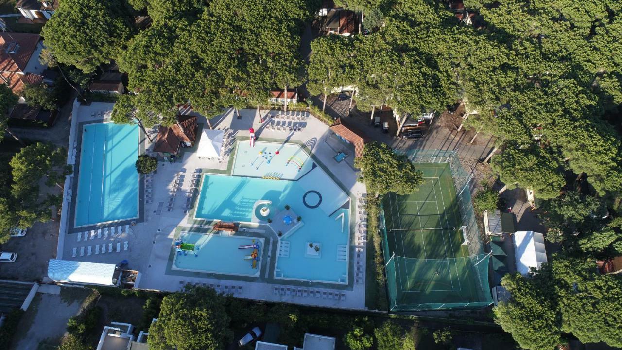 Victoria Mobilehome In Camping Mare E Pineta Lido di Spina Exterior foto